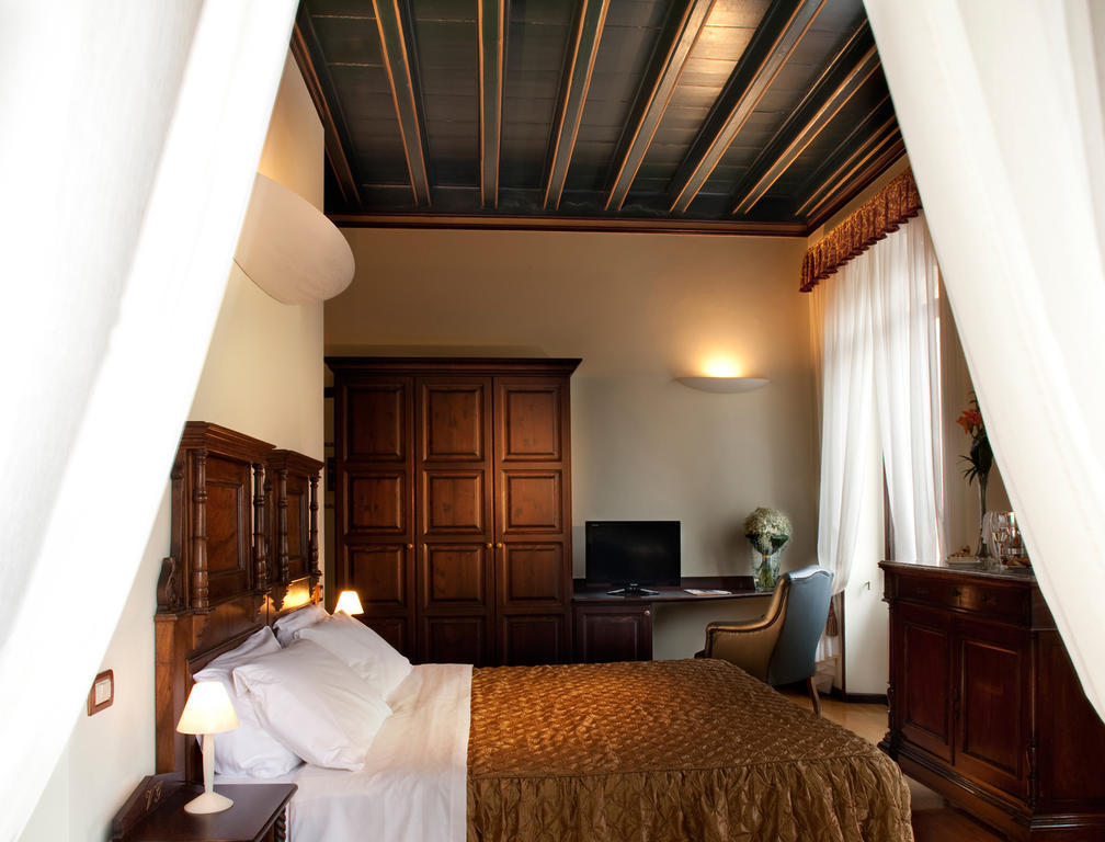 Hotel Villa Giulia Gargnano Kamer foto
